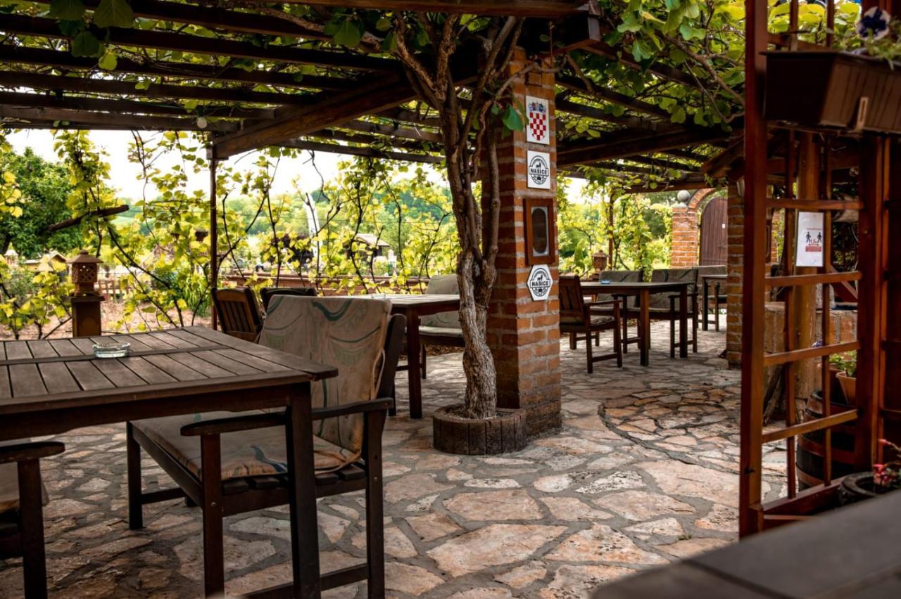מלון Nasice Restoran I Prenociste Egghus מראה חיצוני תמונה